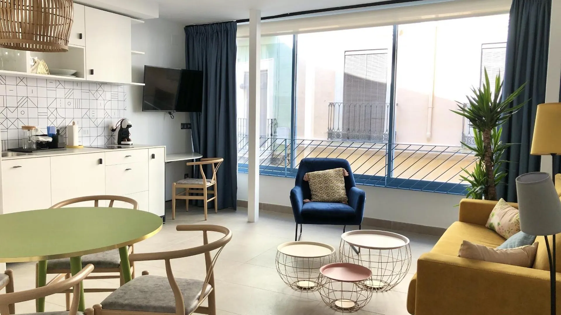 Patiodeluz - Stylish Apartments In Parraga 13 Granada