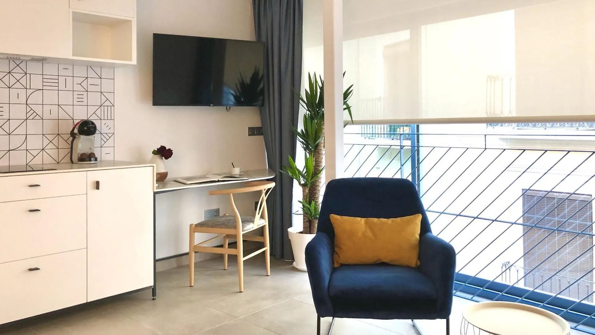Patiodeluz - Stylish Apartments In Parraga 13 Granada Spain